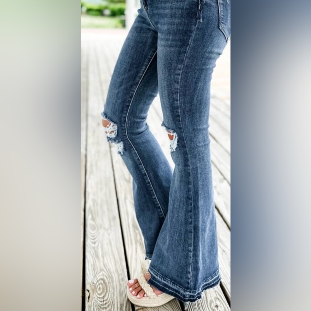 EUC Risen Size 13/31 High Rise Flare Jeans - Picture 5 of 8